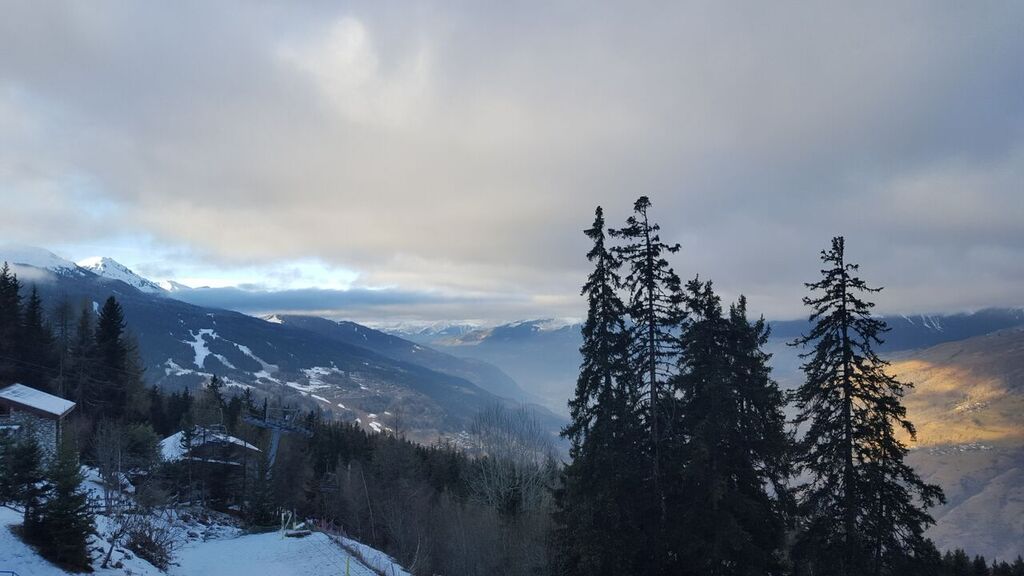 -0QZm_3-Qagpifm2ET8UjK3m-zkhpHGe9q4VDULV14A,CS9FVOGnuxc2mWjouVXvx0NpS86k0Tto21-cPFviKTo